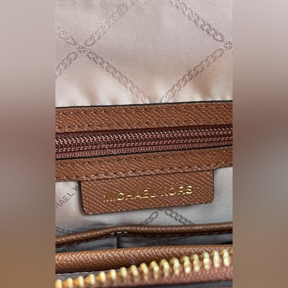 Michael Kors Brown Saffiano Leather Jet Set Top Zip -/Includes original Dust bag - Picture 12 of 15